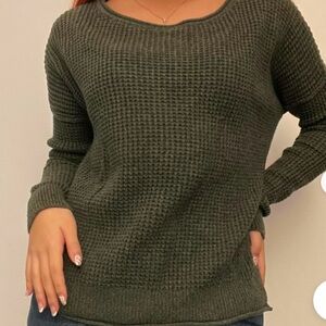 Hollister Women’s Long Sleeve Waffle Knit Scoop Neck Olive Green Sweater, Large